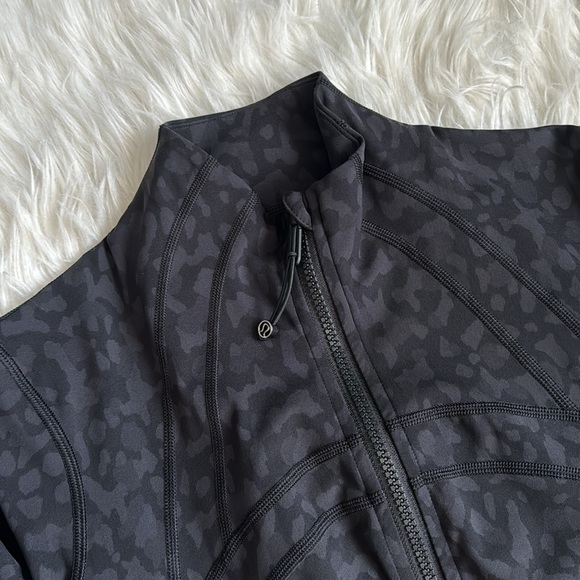 Lululemon Define Jacket *Luxtreme Size 6 - Picture 7 of 11